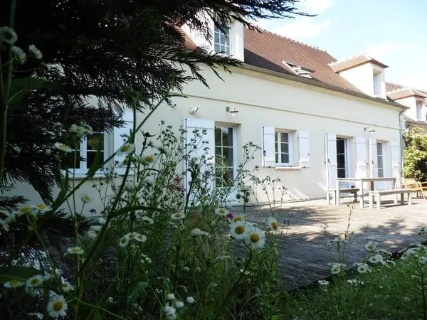 Maison 8 pièces 230 m²