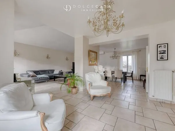 Maison 7 pièces 203 m²