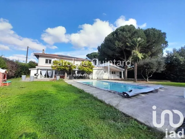 Maison 10 pièces 270 m²