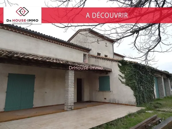 Grande maison familiale de 220 m² avec 6 chambres, garage et terrasse à Saint-Christol-lès-Alès.