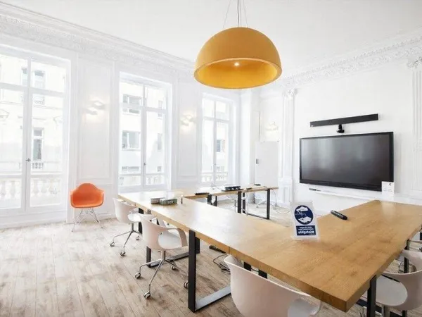 Bureaux 974 m²