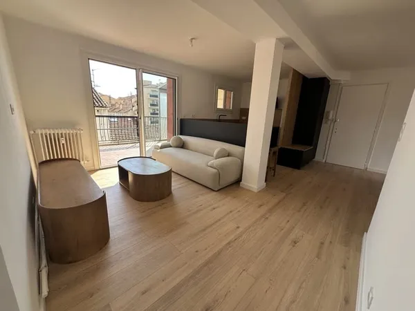 Appartement T3 - dernier étage - grande terrasse - cave+park