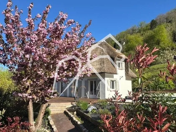 CHAUMIERE AVEC PISCINE | VUE SUR SEINE | LA BOUILLE