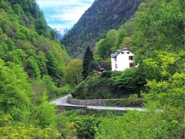 Maison vu sur les Pyrénées