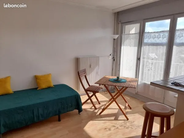 Studio 1 pièce 17 m²