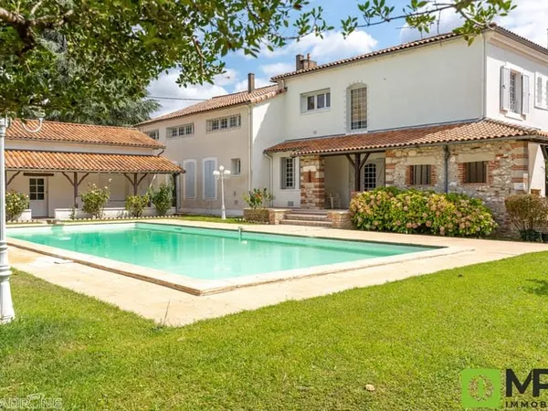 VILLENEUVE SUR LOT, belle maison bourgeoise, 5 chambres avec