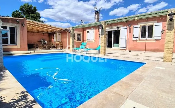 Luynes (13080), Maison de 130 m2 de plain pied avec studio 24 m2, terrain de 536 m2 avec piscine