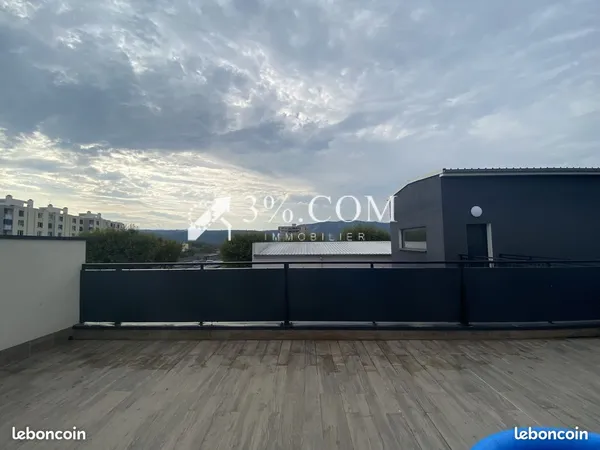 Local commercial 3 000 m²