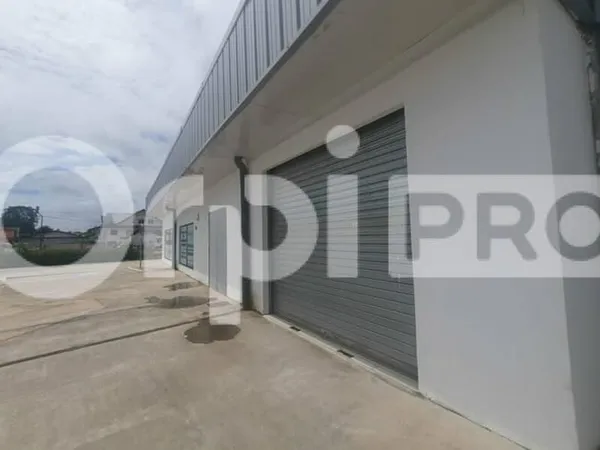 Local commercial 113 m²