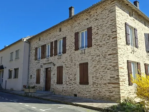 Hôtellerie et restauration Vente Latouille-Lentillac  786m² 464000€