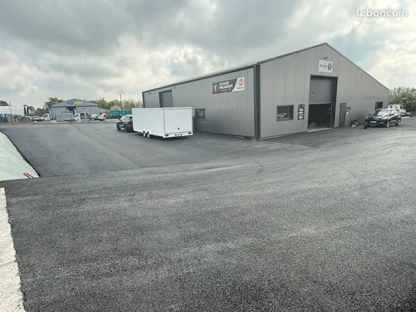 Local commercial 500 m² - terrain 2 500 m² - Saint-Lô