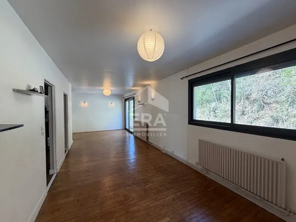 A vendre Périgueux Maison rénovée avec terrasse, garage proche commodités type 4