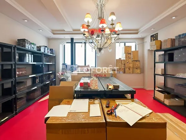 Local commercial Paris 85 m2