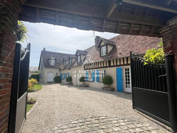 Maison 10 pièces 300 m²