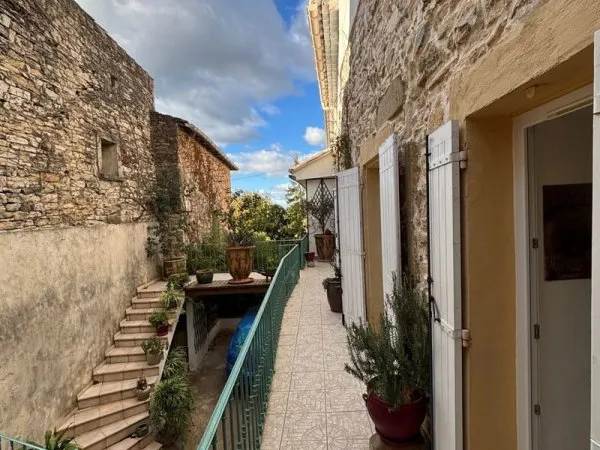 Maison de village en pierre à 20 minutes d'Uzès