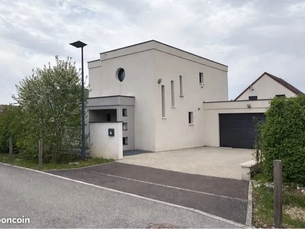 Maison récente 2015 - 126 m² - 4 chambres - garage double - terrasse 60 m² - quartier calme à Asnièr