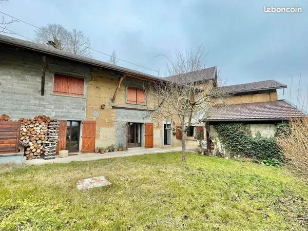 Ferme 10 pièces 237 m²