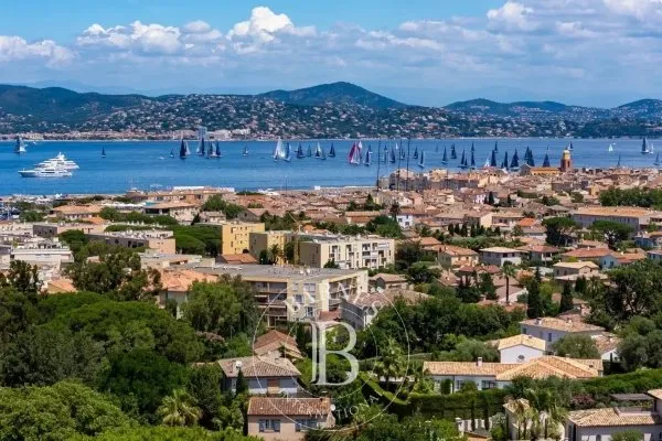 SAINT-TROPEZ - VILLA CONTEMPORAINE - 7 CHAMBRES