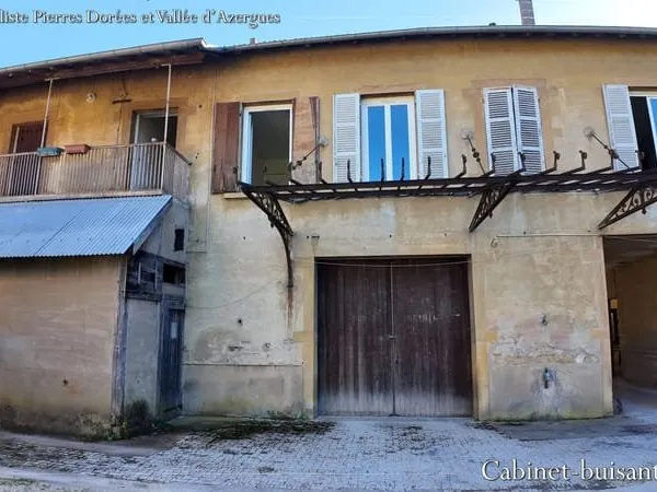 Appartement 3 pièces centre village avec cave et parking