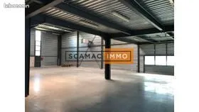 Local d'activité 956 m²