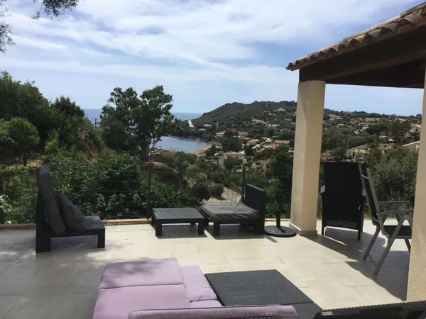 Loue appartement F2 À l'année à Tiuccia Corse du sud