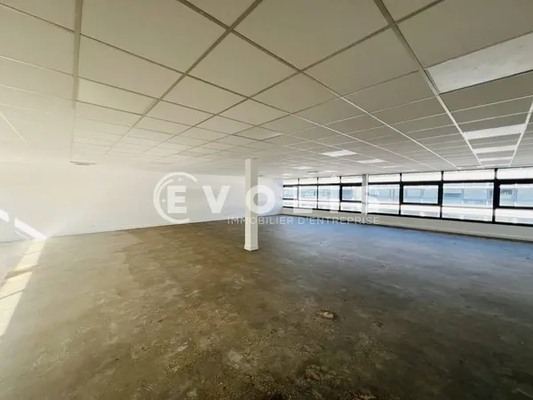 Bureaux 300 m²