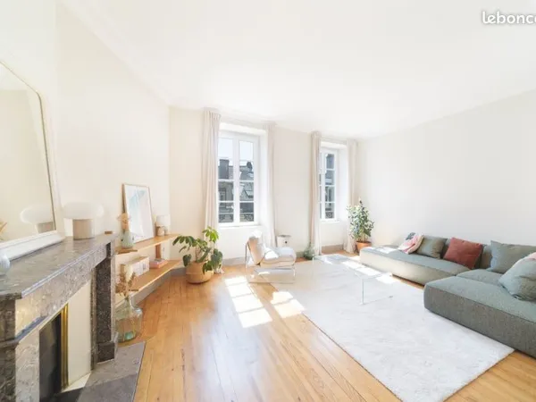 Appartement 5 pièces - 116m² - centre-ville de Pau