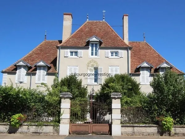 Maison de ville 10 pièces 304 m²