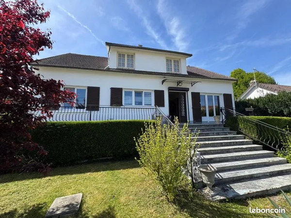Maison 5 pièces 1 150 m²