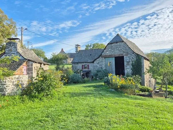 CAMPUAC, ensemble immobilier sur une parcelle de 2000 m²