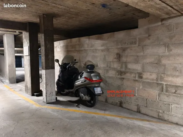 Lot de 2 parkings moto (dont 1 loué) - Porte de Vincennes, Paris 20e