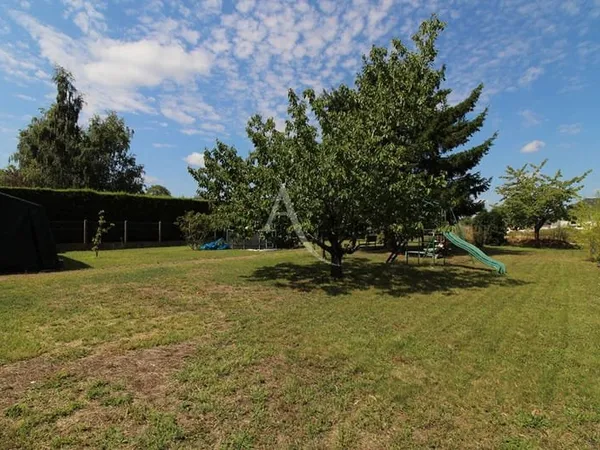 Terrain constructible 1400 m²