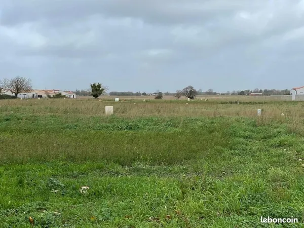 Terrain 618 m² Saint Porchaire