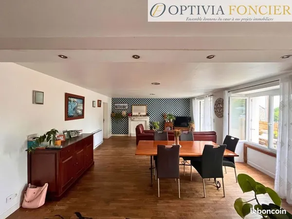 Propriété 7 pièces 140 m²