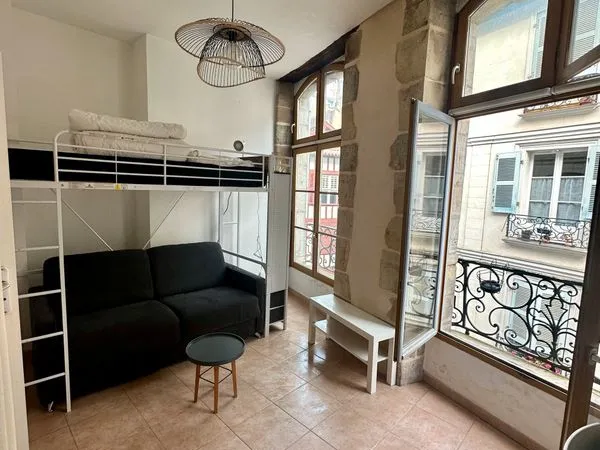 Studio meublé à l'année