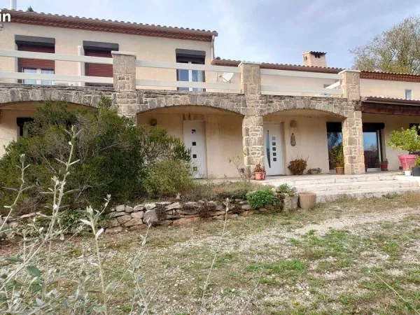 Propriété 11 pièces 368 m²