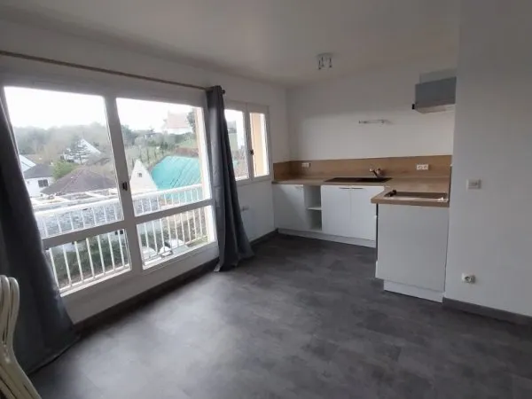 Studio refait à neuf 31.79m2 avec parking s/sol et balcon