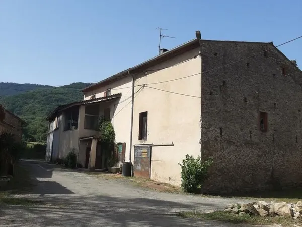 Maison 4 pièces 359 m²