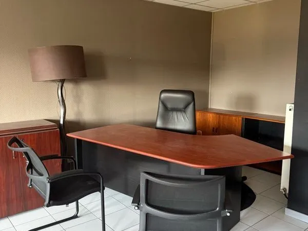 LOCAL PROFESSIONNEL 65 m² - BUREAUX + STOCKAGE - NORROY-LE-VENEUR