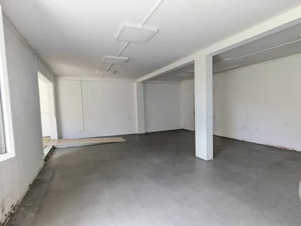 Local 132 m²
