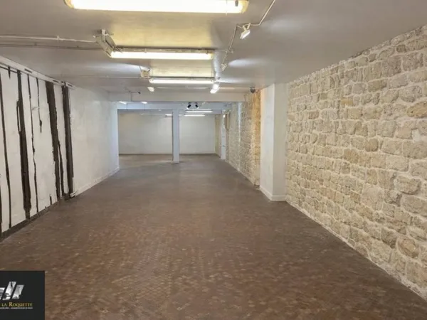 Local commercial 190 m²