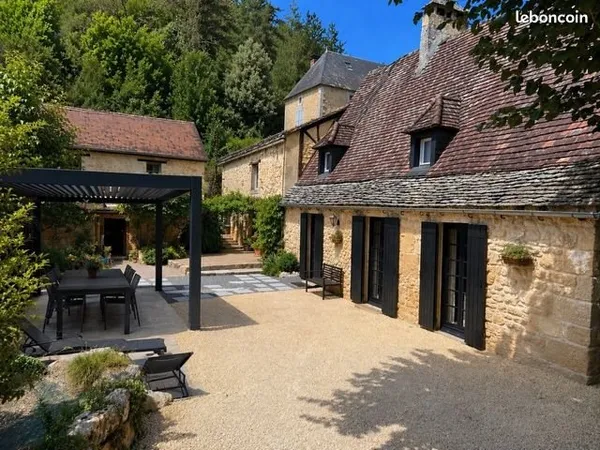 Maison en pierre rénovée - 220 M2 - 5 chambres - Proche Castelnaud-La-Chapelle