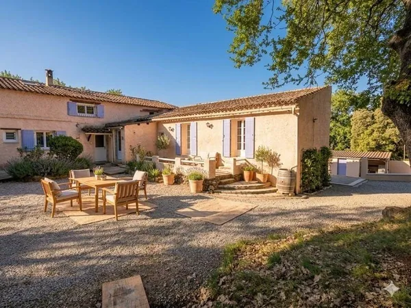 Maison de plain-pied 5 pièces 92 m²