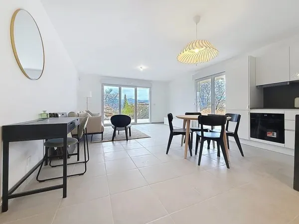 3 PIECES AVEC TERRASSE ET JARDIN