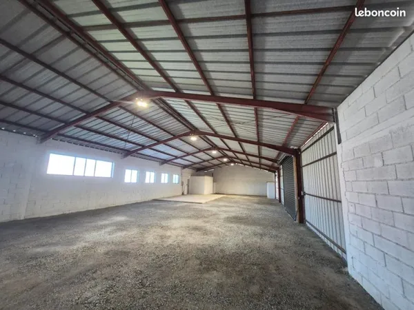 Bâtiment de Stockage 350m2