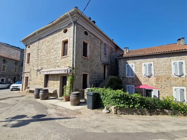 Maison 4 pièces 194 m²