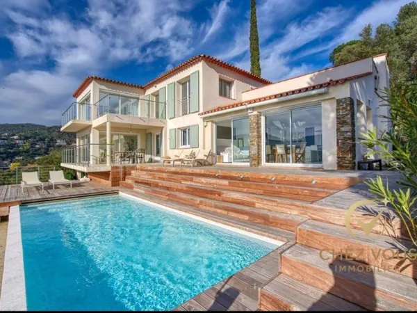 Villa 7 pièces 200 m²