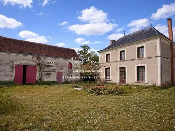 Vue sur l'espace extérieur, très belle maison de maître