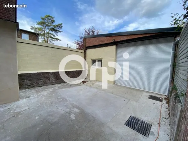 Local industriel 200 m²