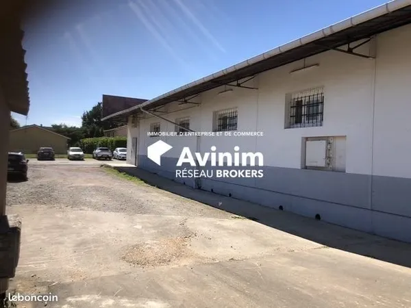 Local 270 m² Charnay-lès-Mâcon